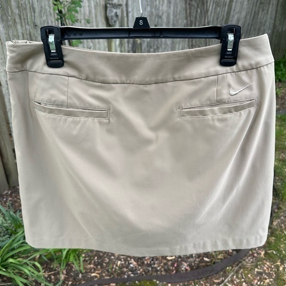 Nike Women’s Dri-Fit Tournament Golf Skort in Khaki (Size 10)‎ - Picture 2 of 14